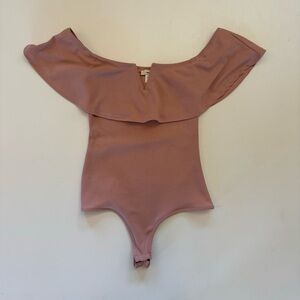 Ruffle Off the Shoulder Bodysuit Nude / Pink V Neck Medium
